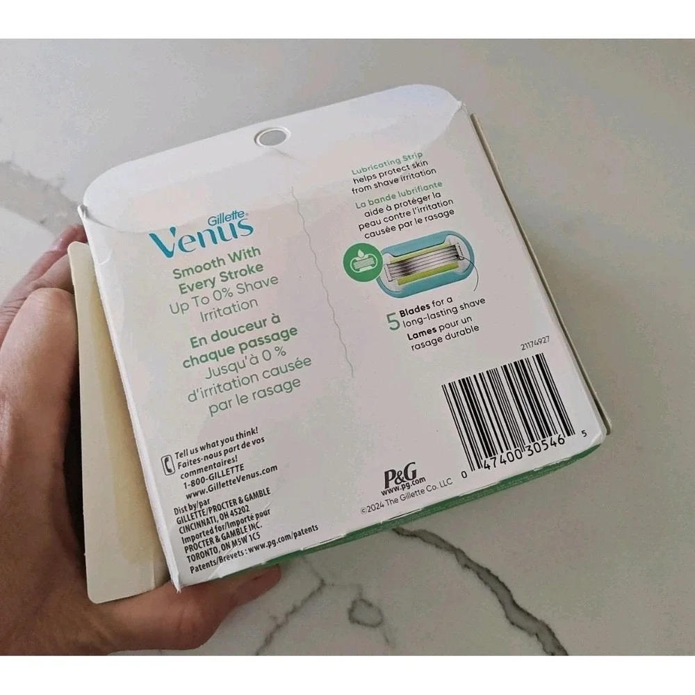 Gillette Venus Embrace Refill Cartridges 5 Blades‎ 6 Count Extra Smooth Open Box